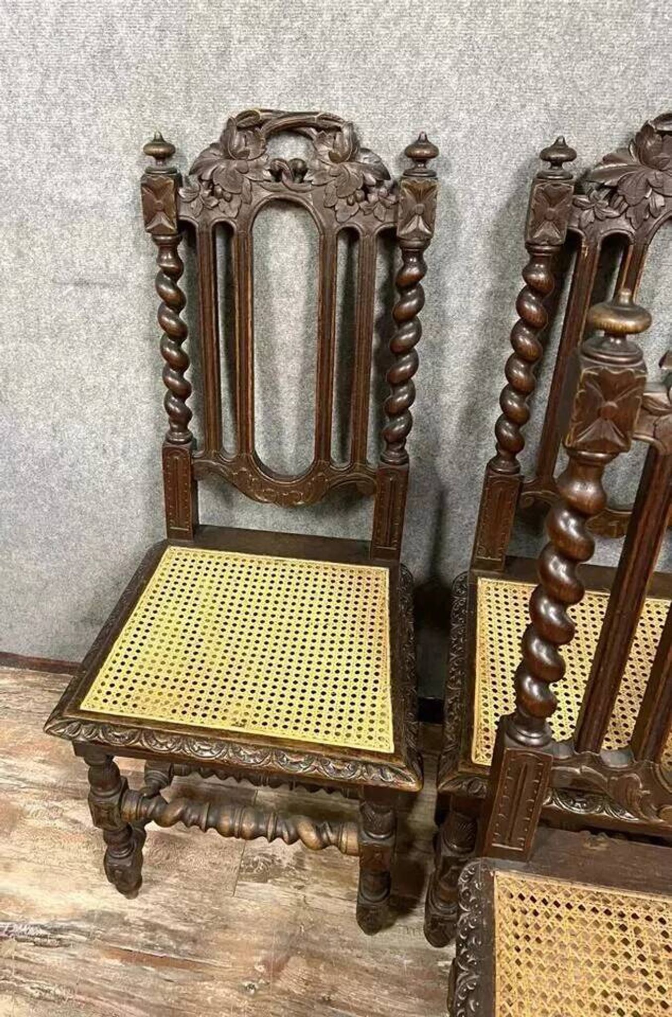 Set of 4 Renaissance style hunting lodge chairs in carved oak