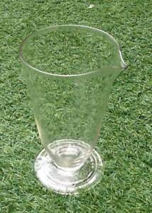 1970s measuring glass shower foot graduated from 25 to 500ml pyrex (large model)