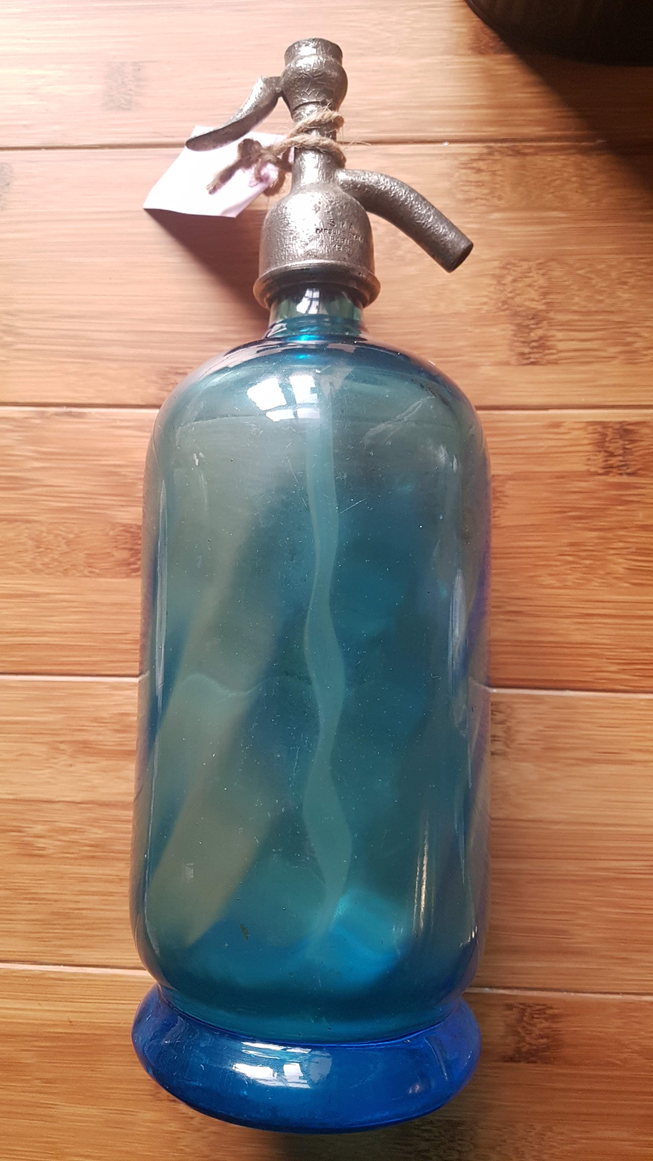Glass siphon bottle