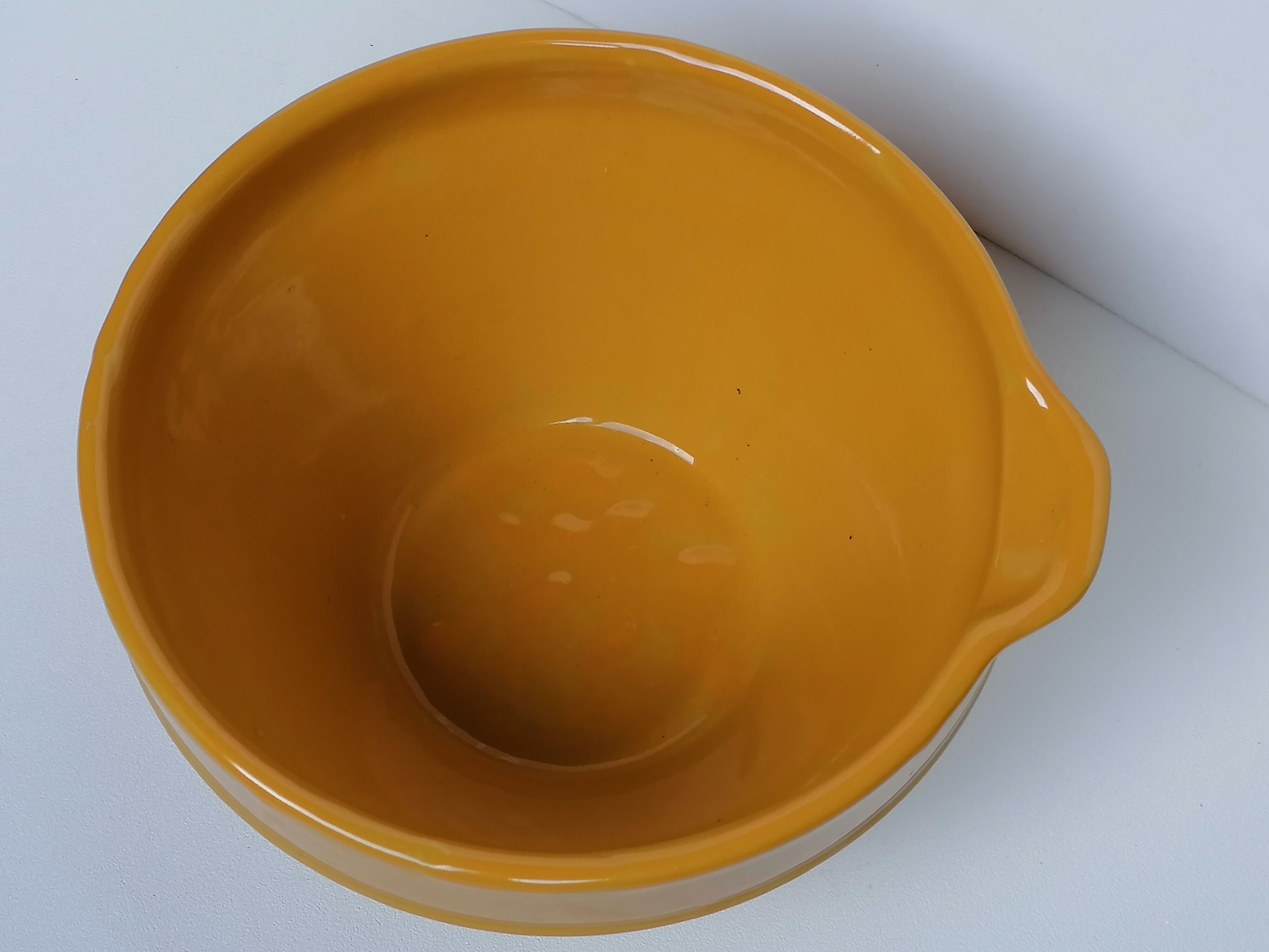 Lot of two sandstone bowls of Digoin 3l and 1.6l