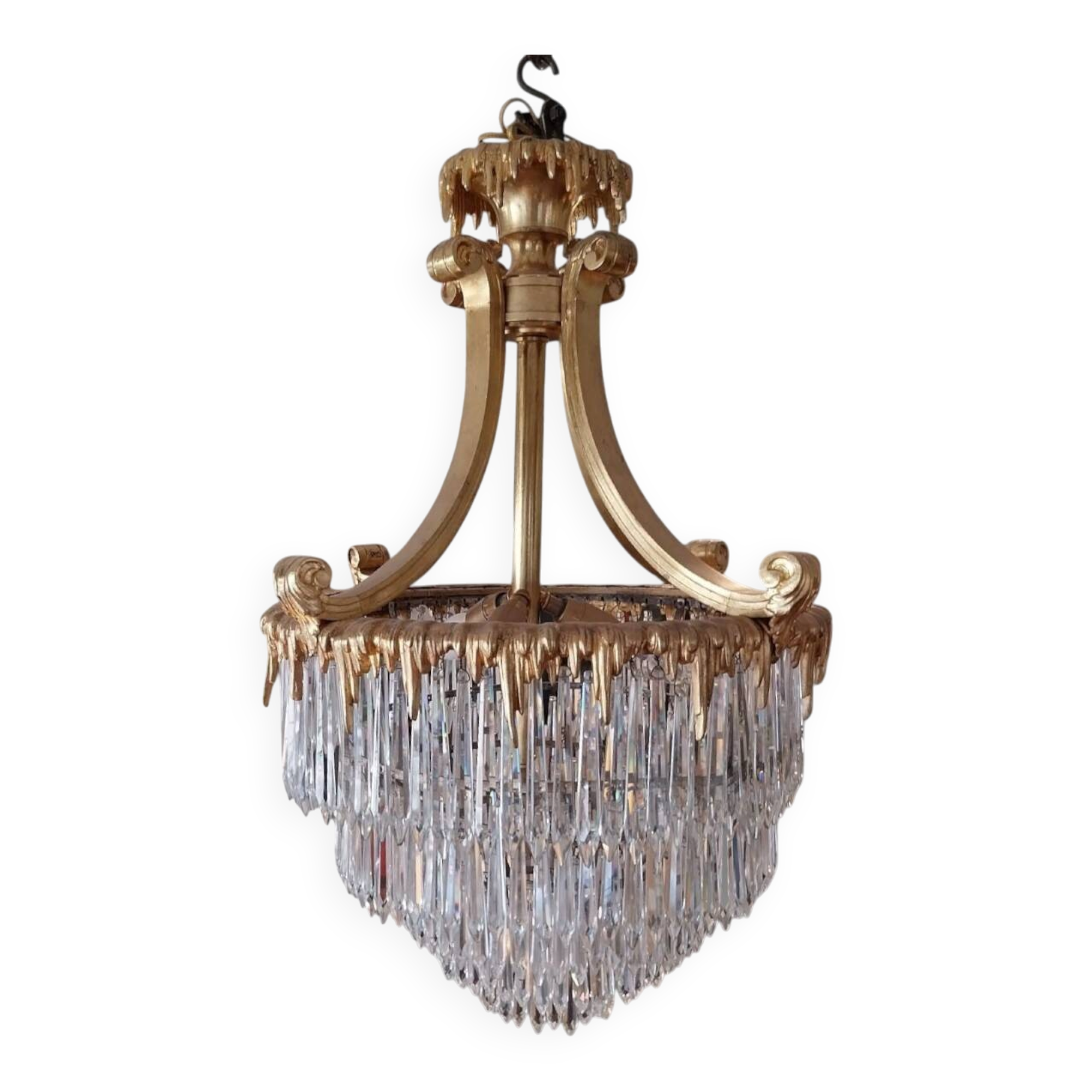 Golden bronze chandelier with crystal pendants, 19th century.