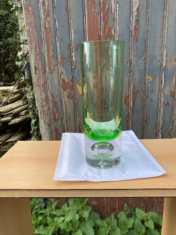 Vase rouleau de jeronim tisljar pour beranek art glas