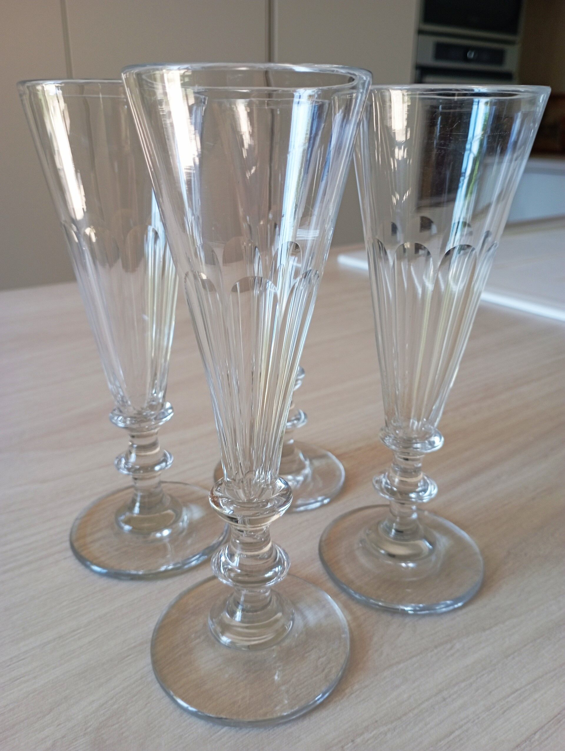 Set of 4 crystal champagne flutes