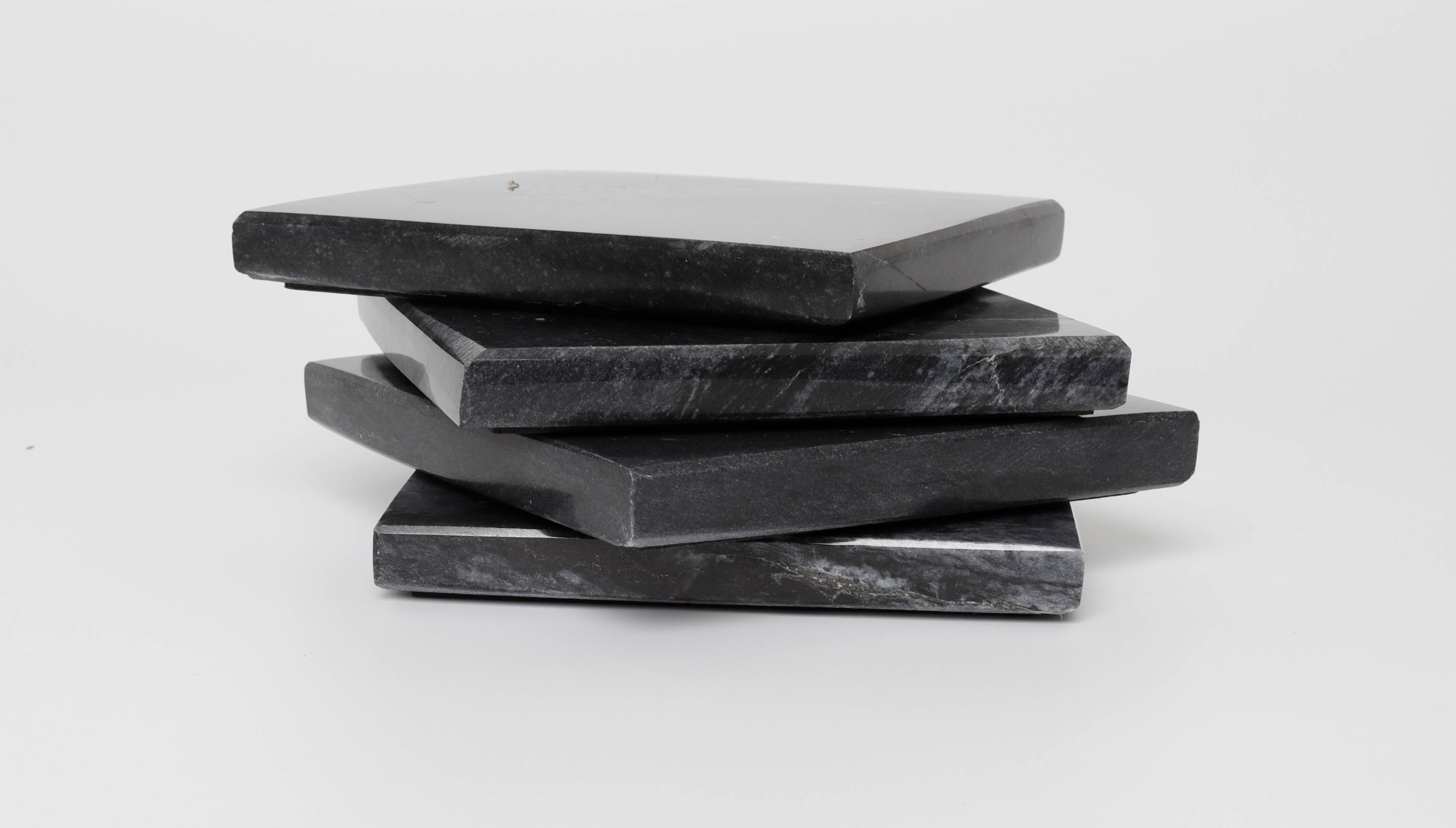 Madeji – Black square coasters in natural marble – set of 4