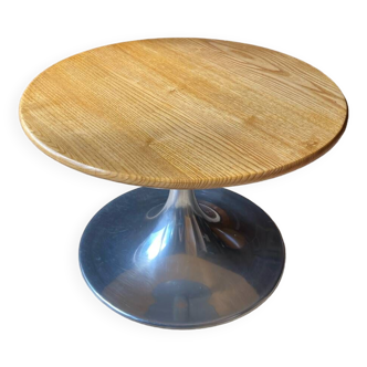 Tulip-shaped coffee table