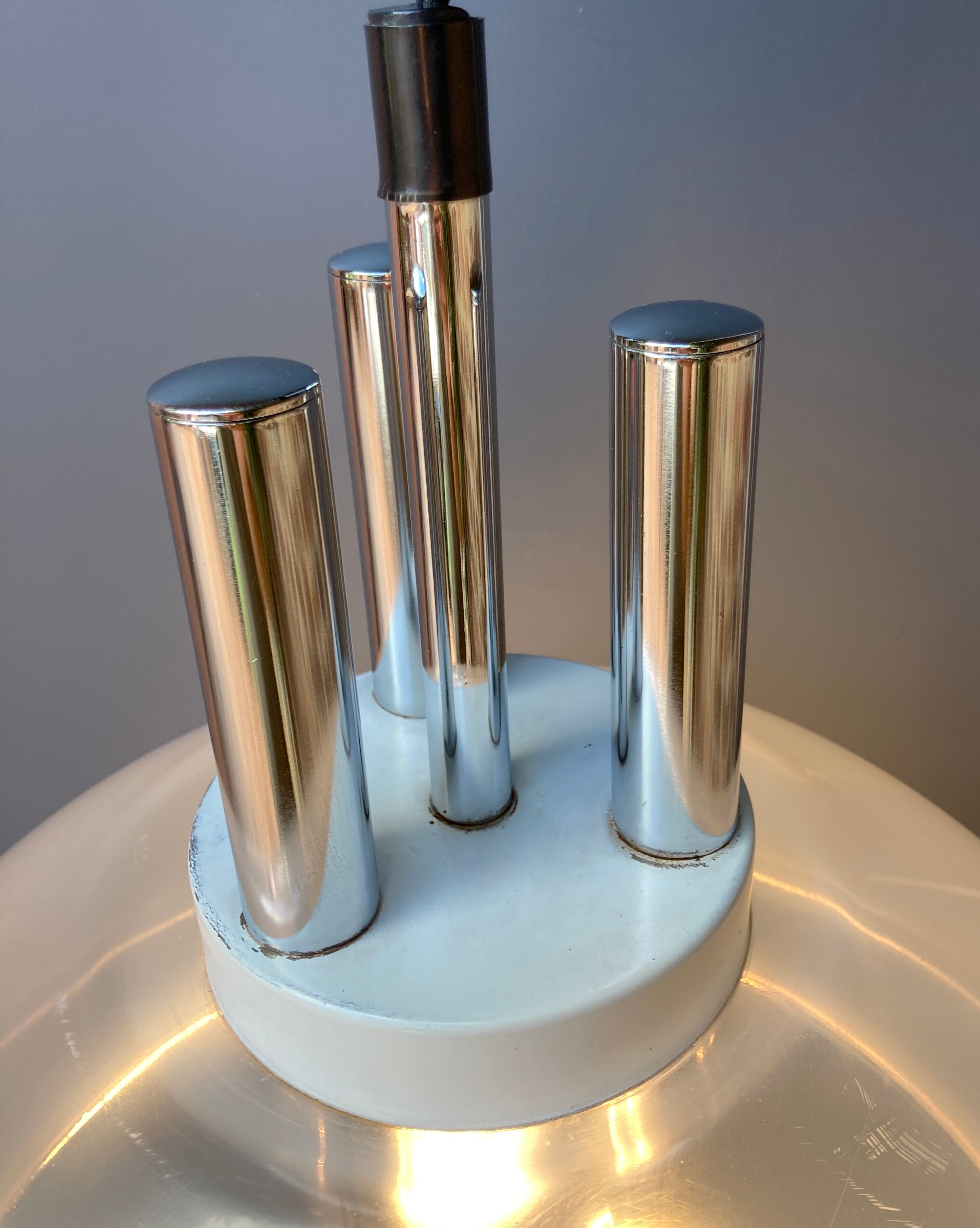 Vintage Italian suspension in rise and down