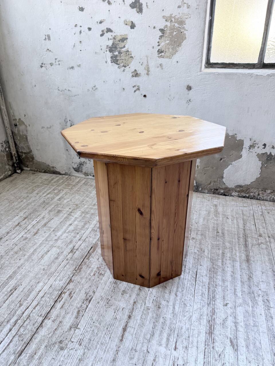 Hexagonal console table guéridon Regain pine 1970