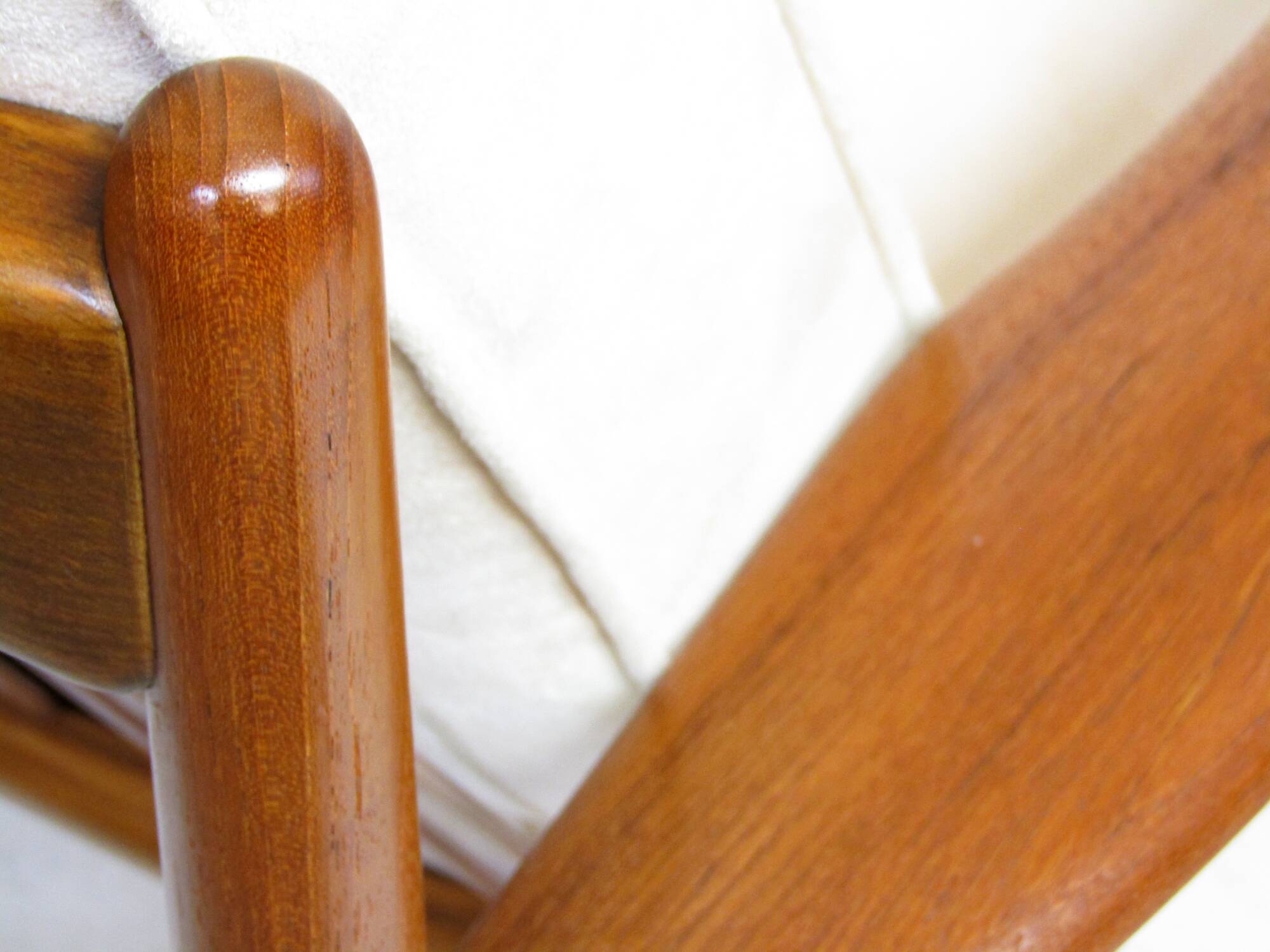 Two "118" Lounge Chairs by Grete Jalk