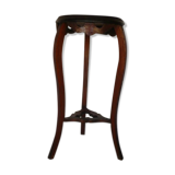 Tripod round pedestal table