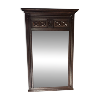 Vintage wall mirror framed in oak. Ideal for decorators.