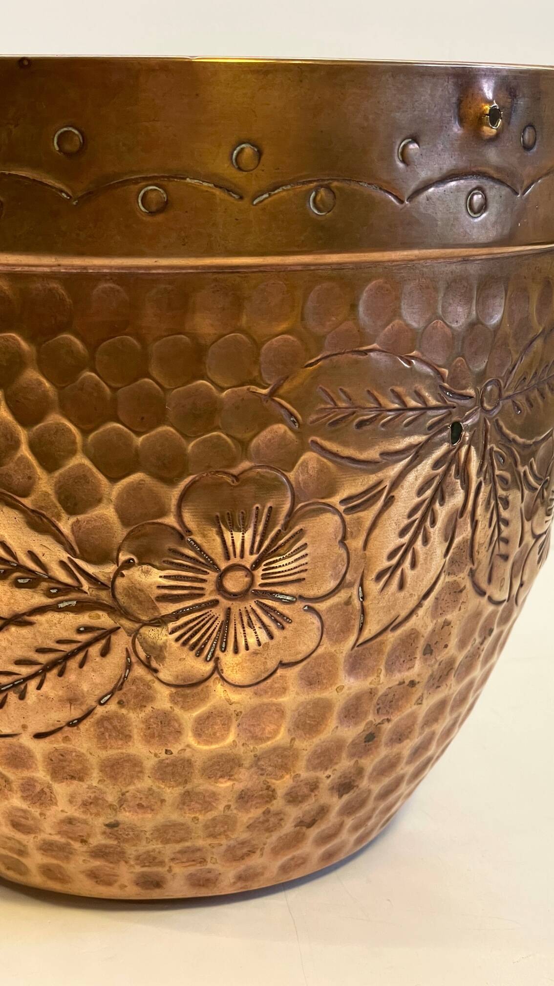 Large planter by villedieu in brass 1970s - 1980s