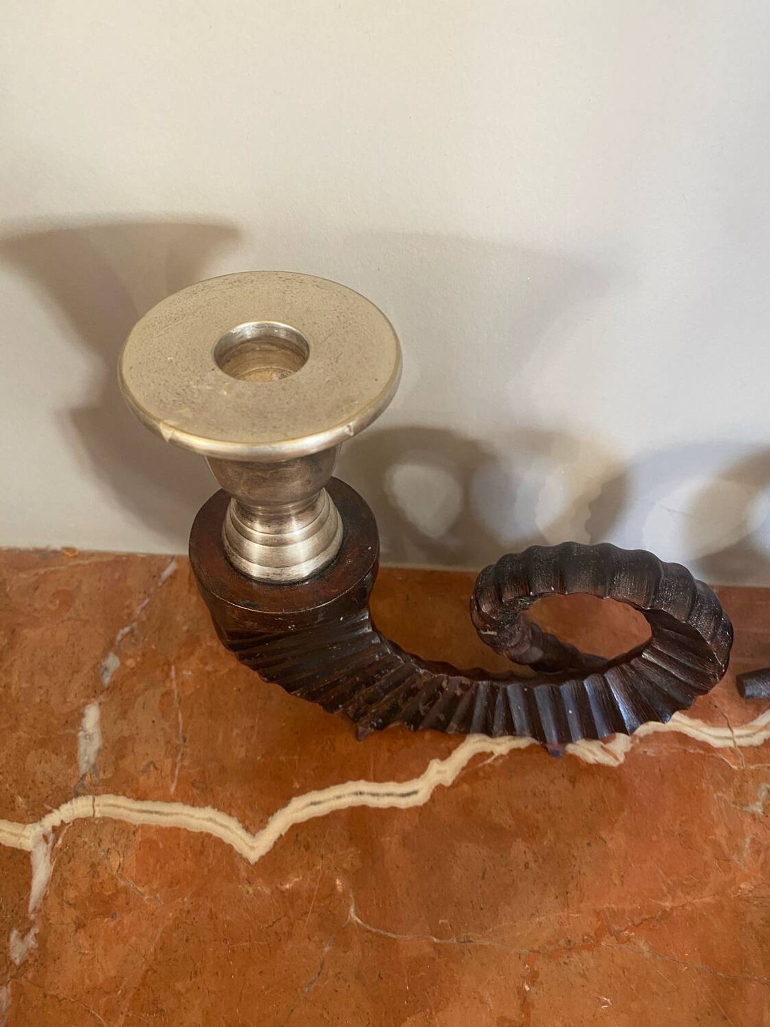 Paire de bougeoirs en bronze Chapman