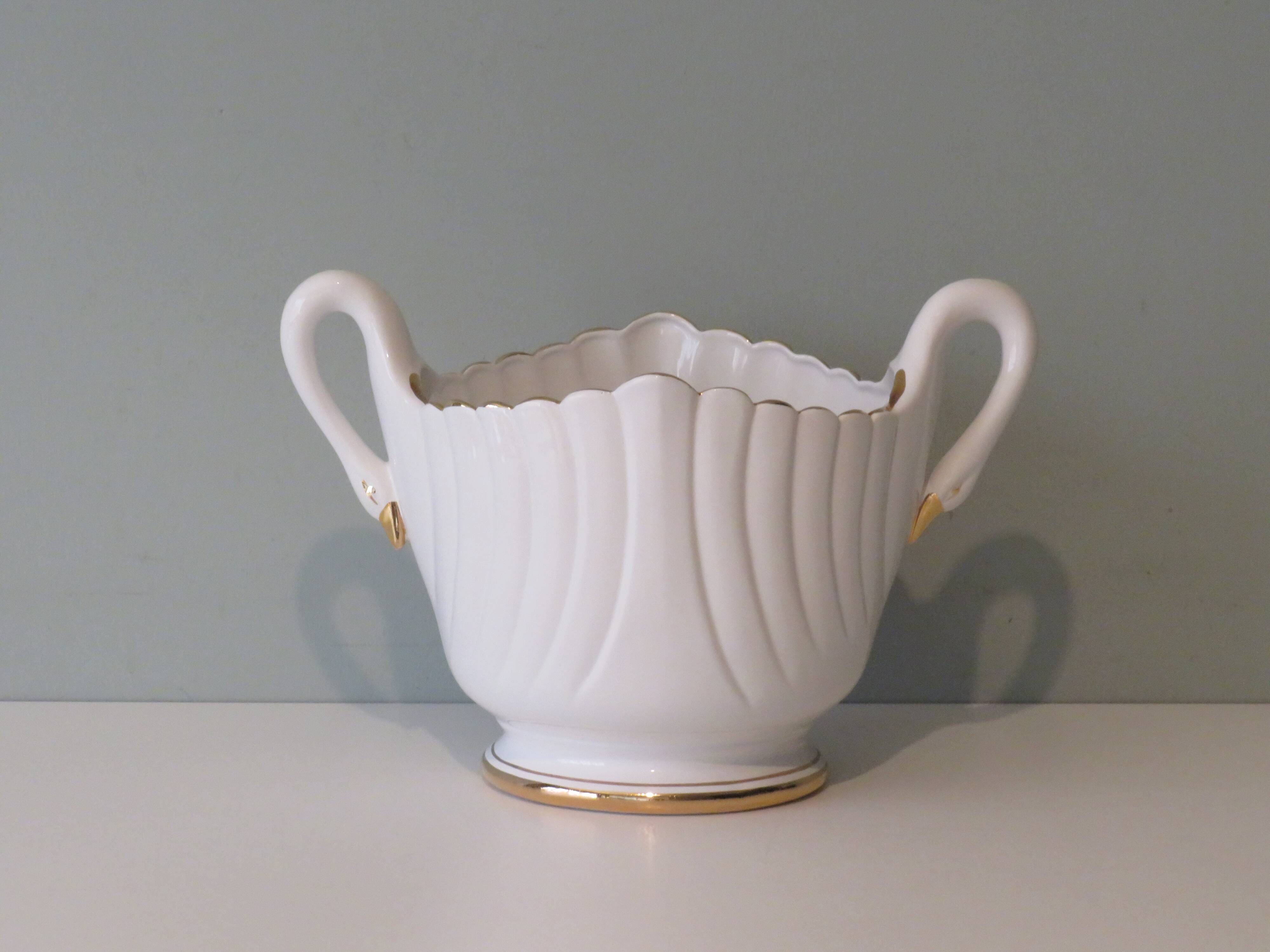 Ceramic pot cache, Capodimonte Italy 1970s-1980s