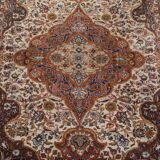Tapis médaillon tissé à la main - avec des fleurs