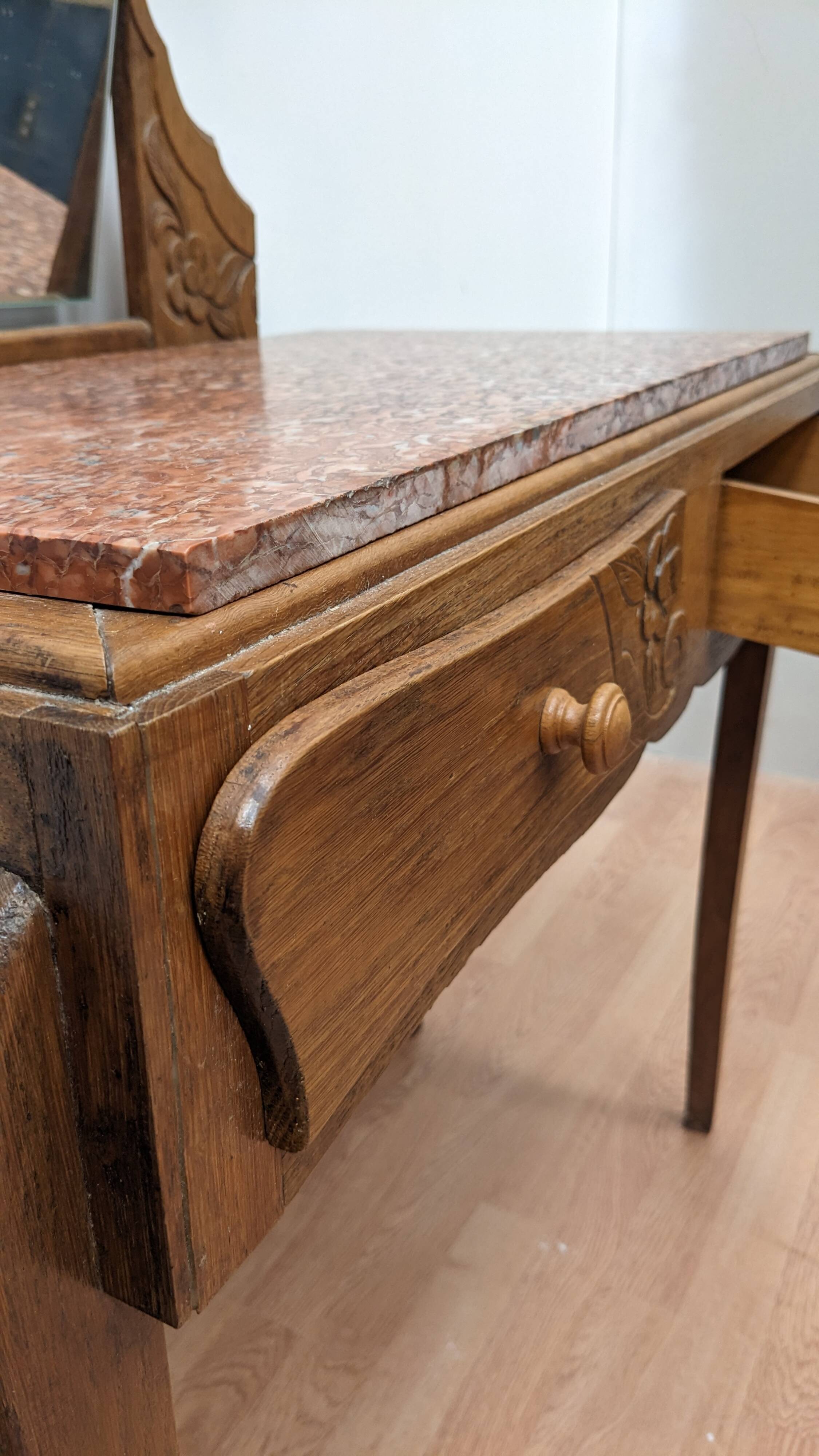 Art deco dressing table