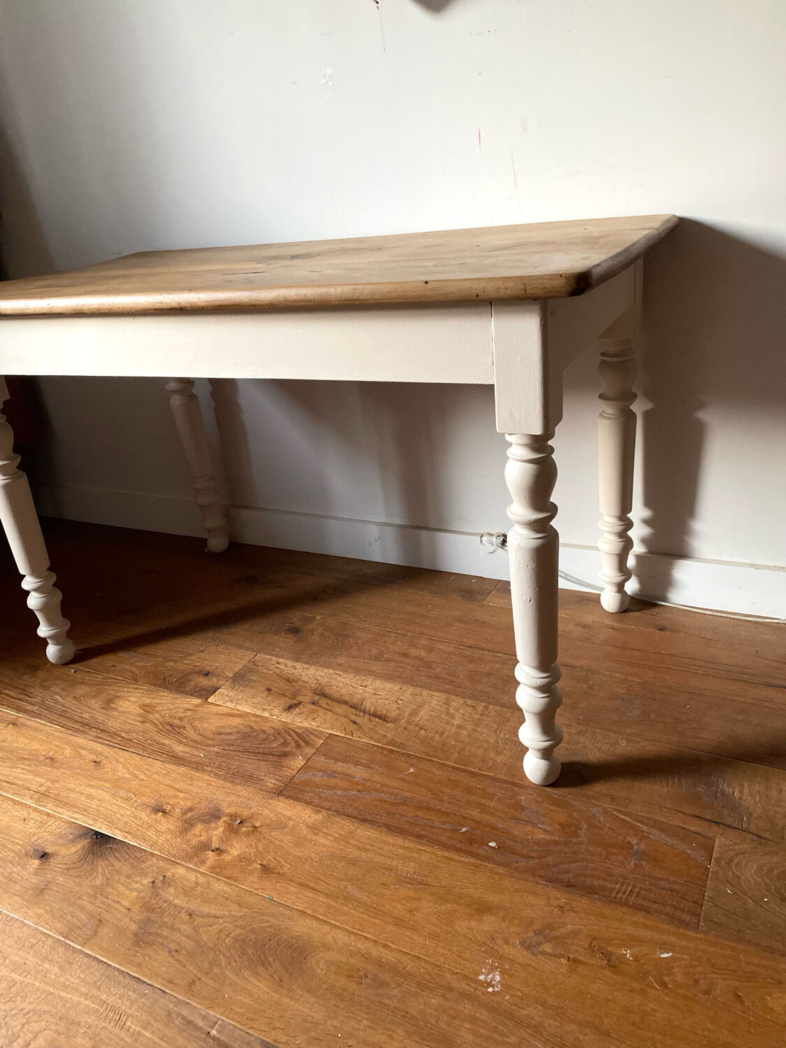 Antique walnut table for 4 people.