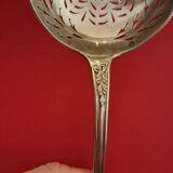 Soupudrouse spoon in silver. Minerva hallmark 1st title.