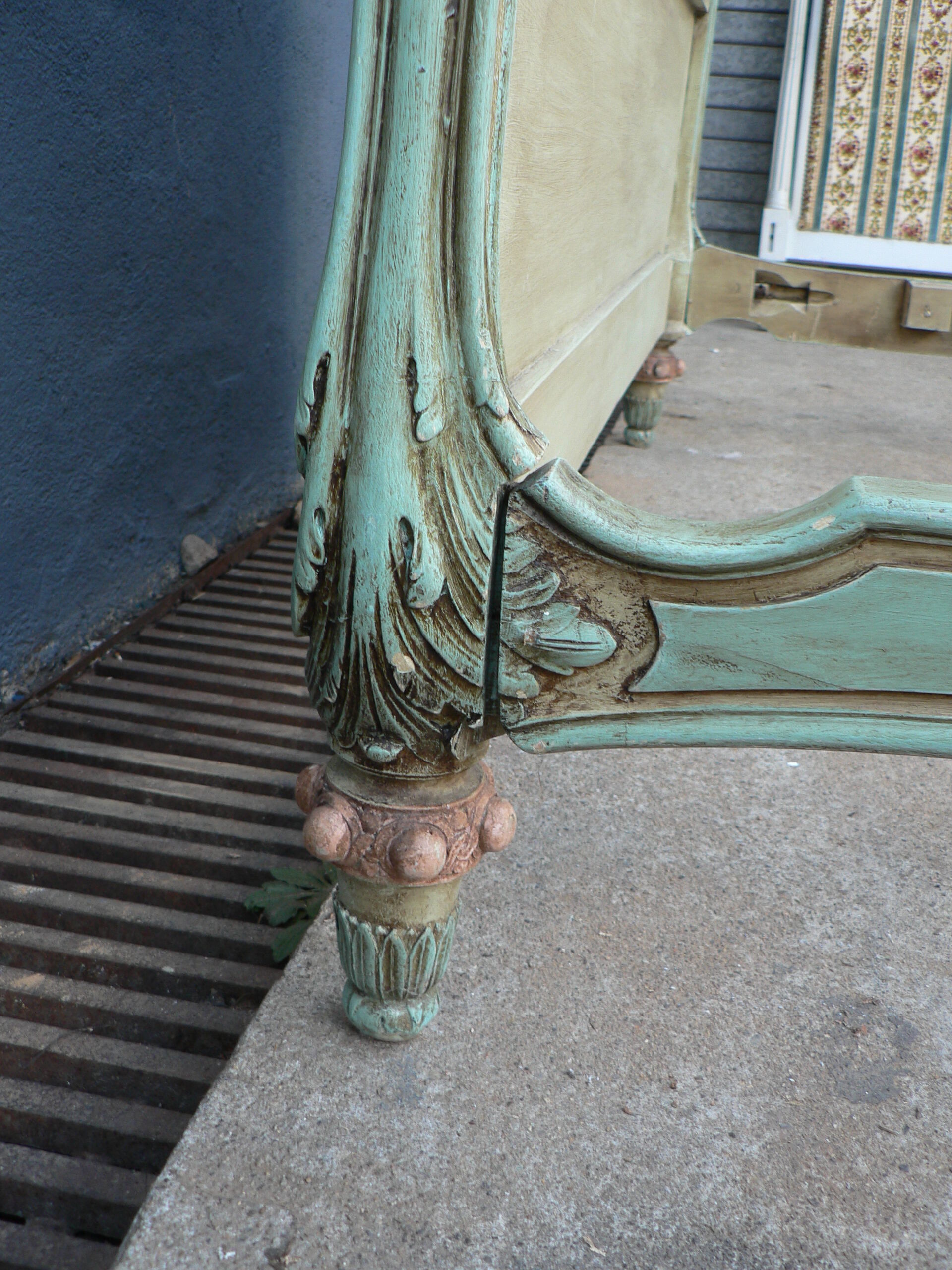 Lit capitonné style Louis XV