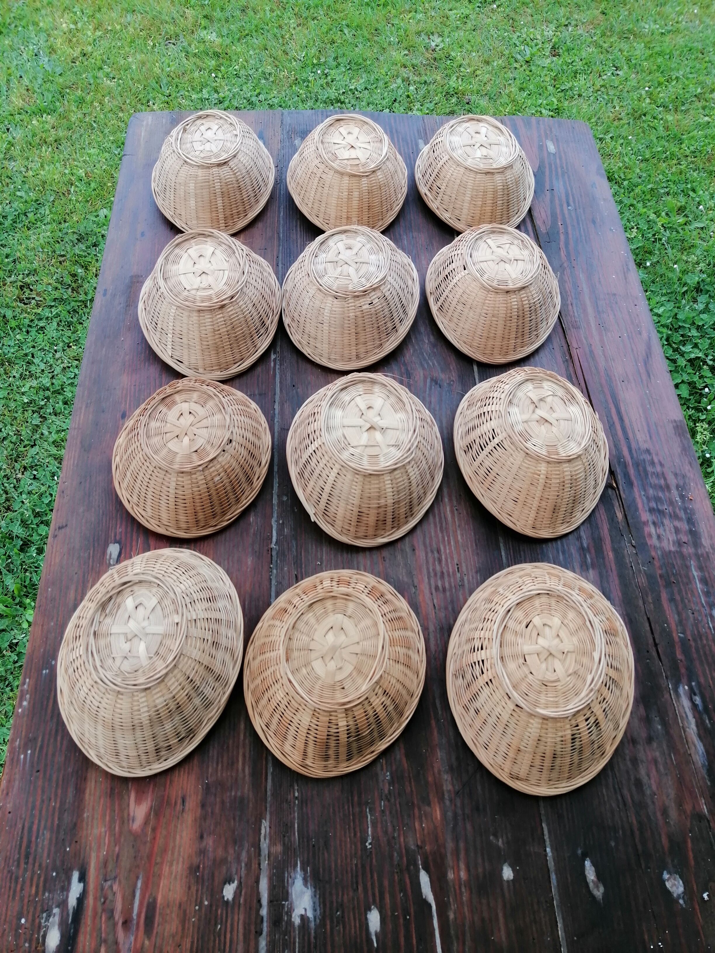 Set of 12 wicker restaurant bread baskets