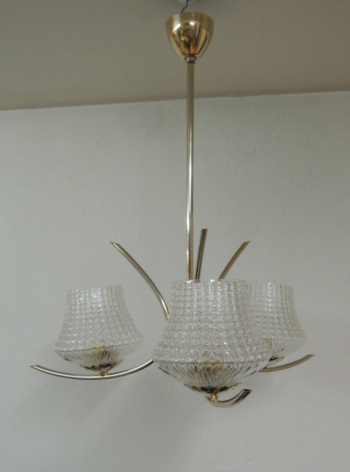 3-light chandelier