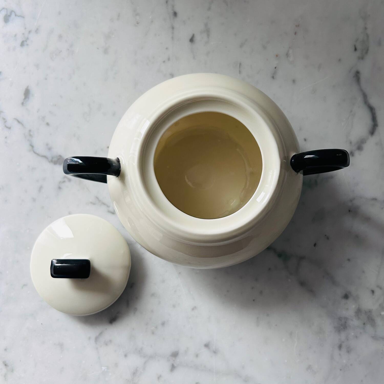 Bicolour porcelain sugar bowl