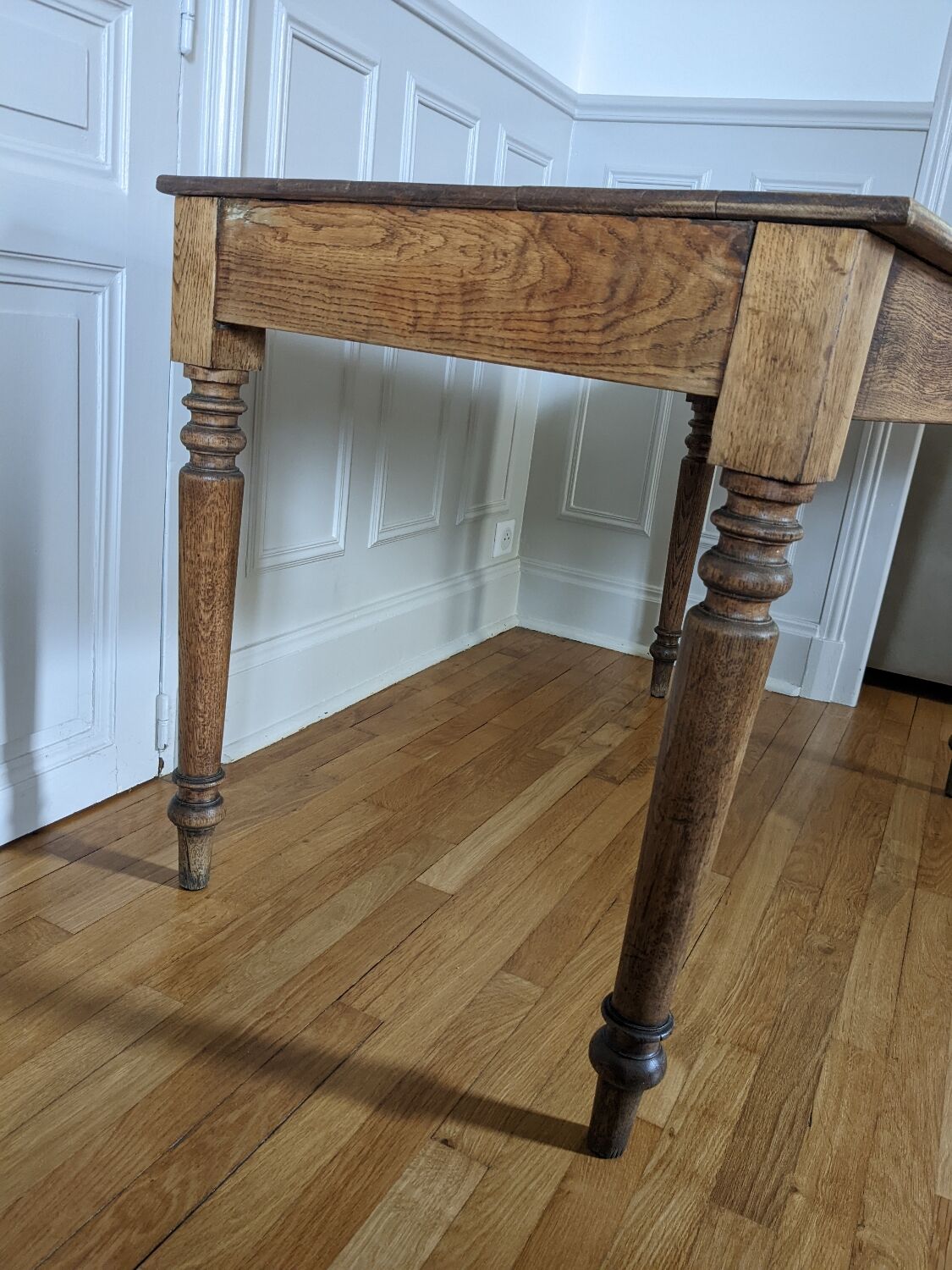 Farm table with turned legs