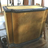 Ancien coffre en bois et velours jaune