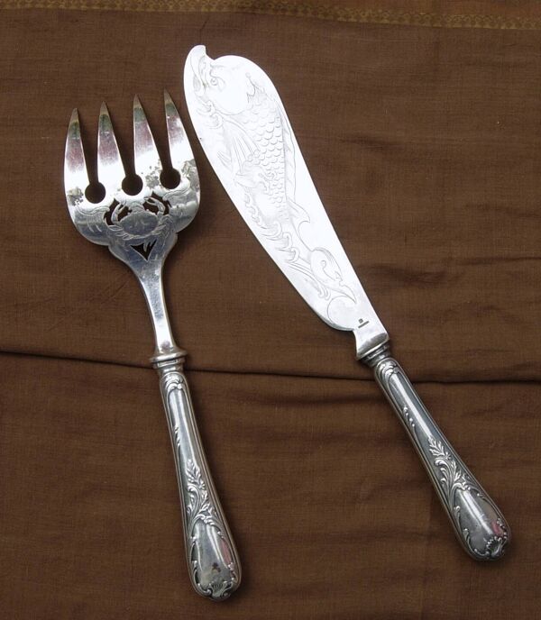 Couvert de service à poisson