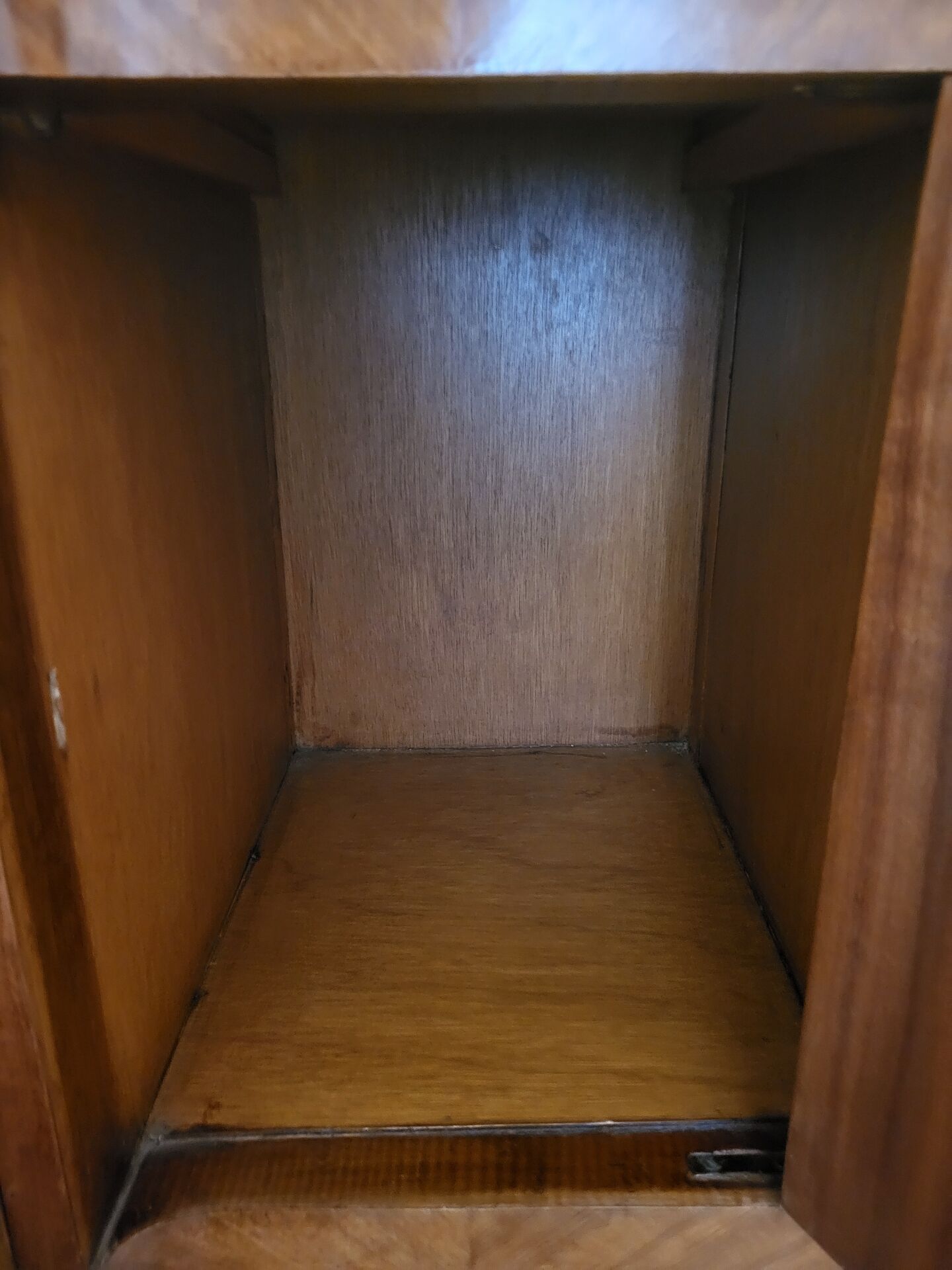 Commode époque restauration