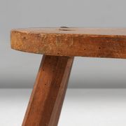 Tabouret en bois rustique sur trépied, France années 1920