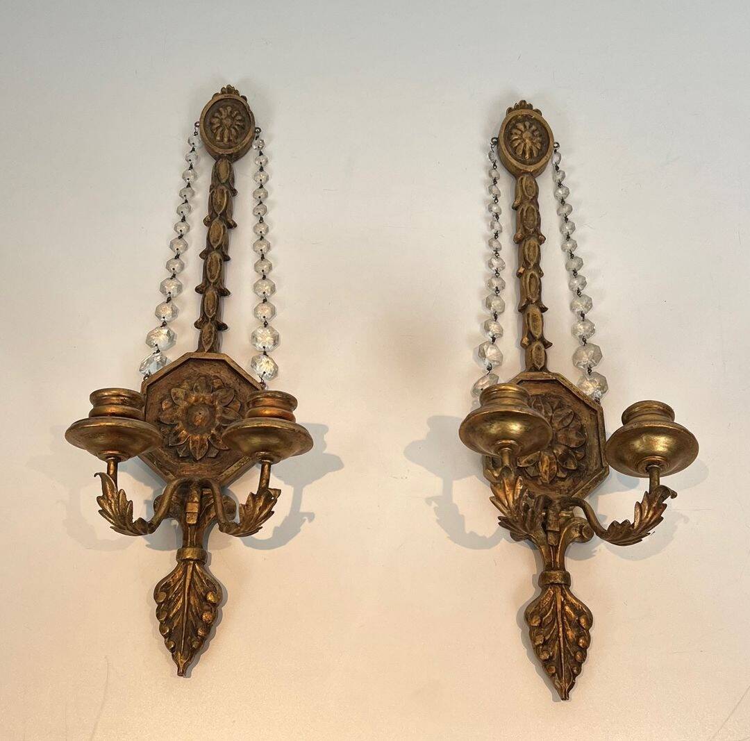 Important Pair of Gilded Carved Wood Wall Lights with Crystal Garlands