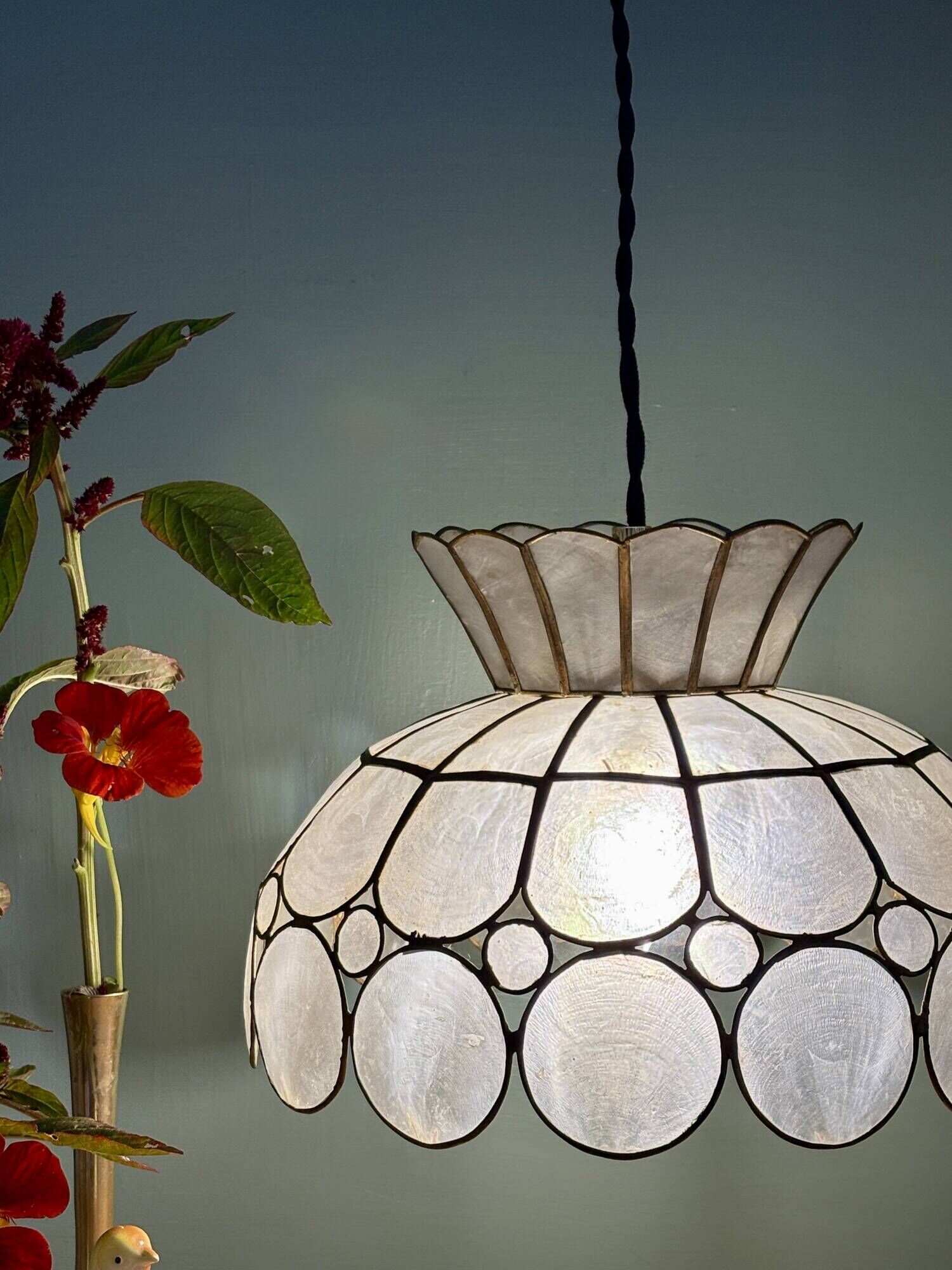 Vintage pearl pendant light