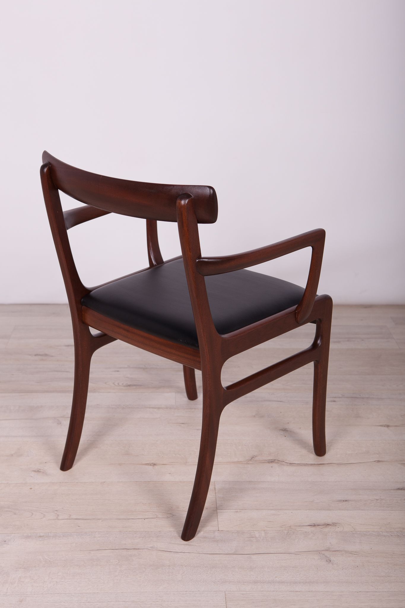 Set of 8 danish dining chairs by Ole Wanscher for Poul Jeppesens Møbelfabrik, 1960s