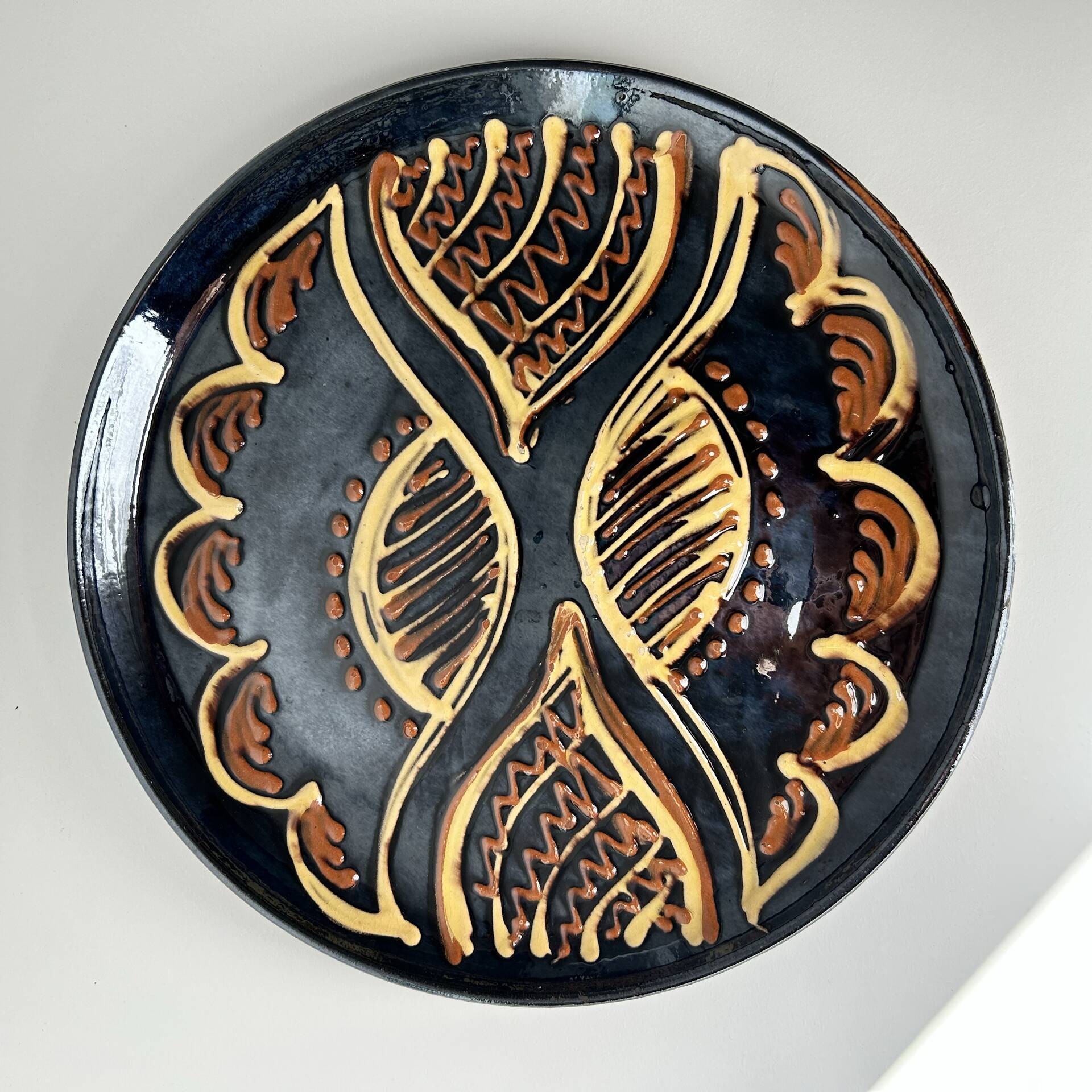 Grand plat pièce unique signée