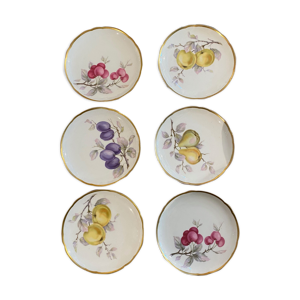 Six assiettes de fruits