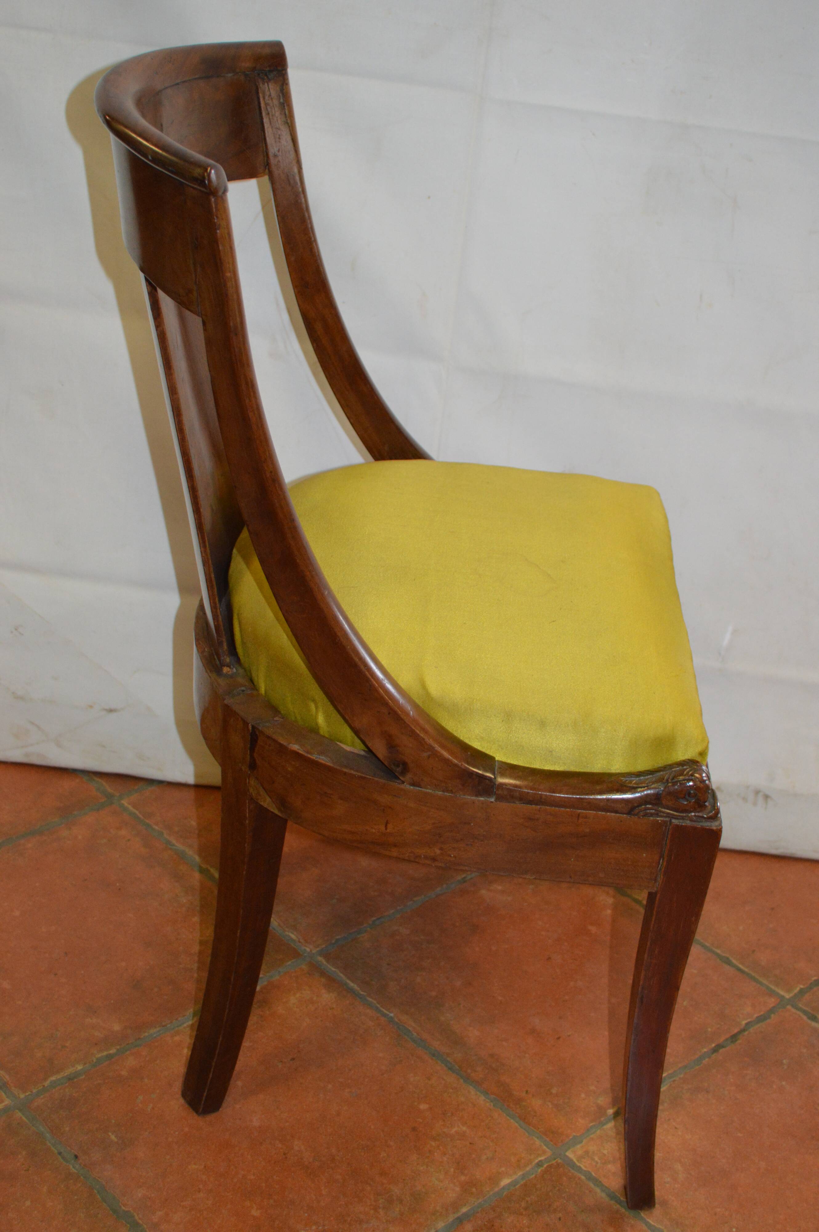 Mahogany gondola chair