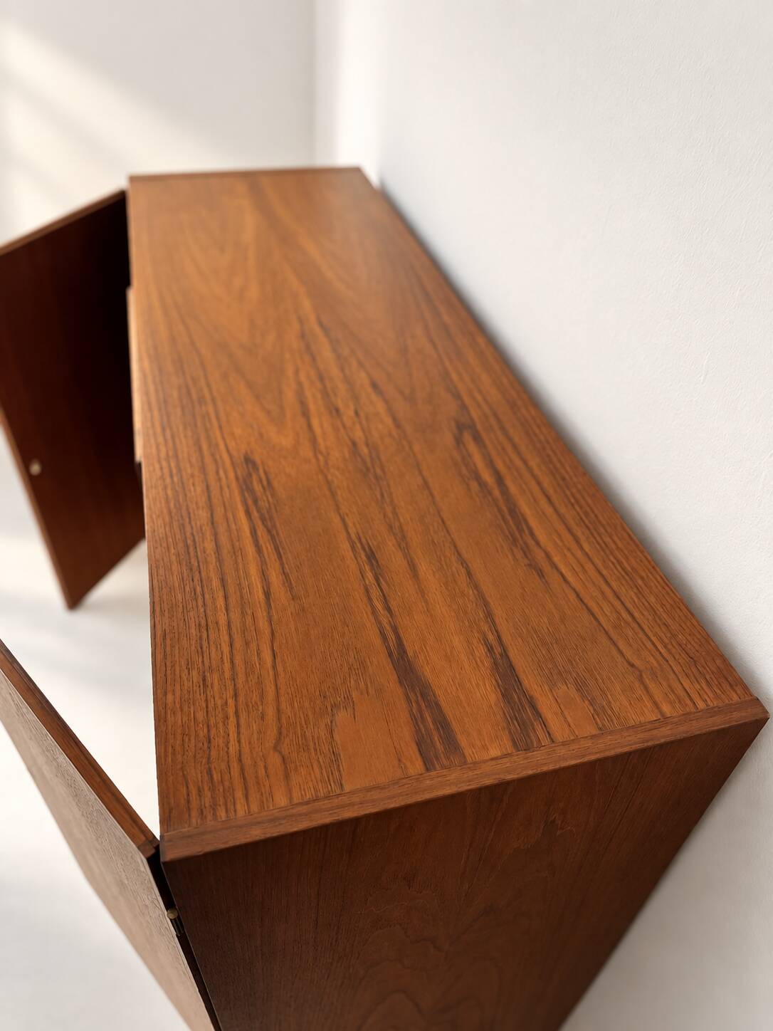 Cabinet en teck danois vintage