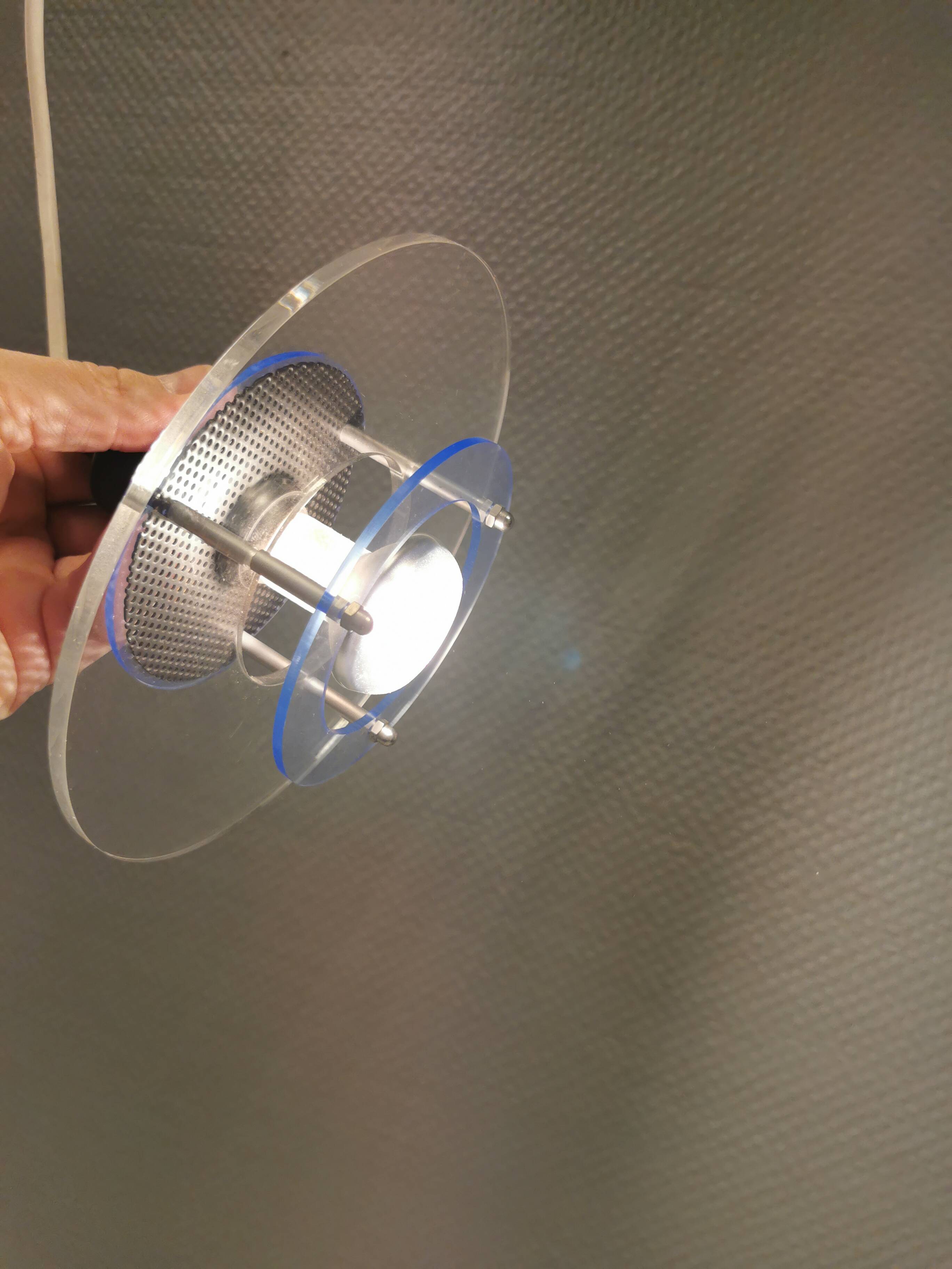 Petite suspension danoise Space-Age en verre plexi translucide, estimée années 1980.