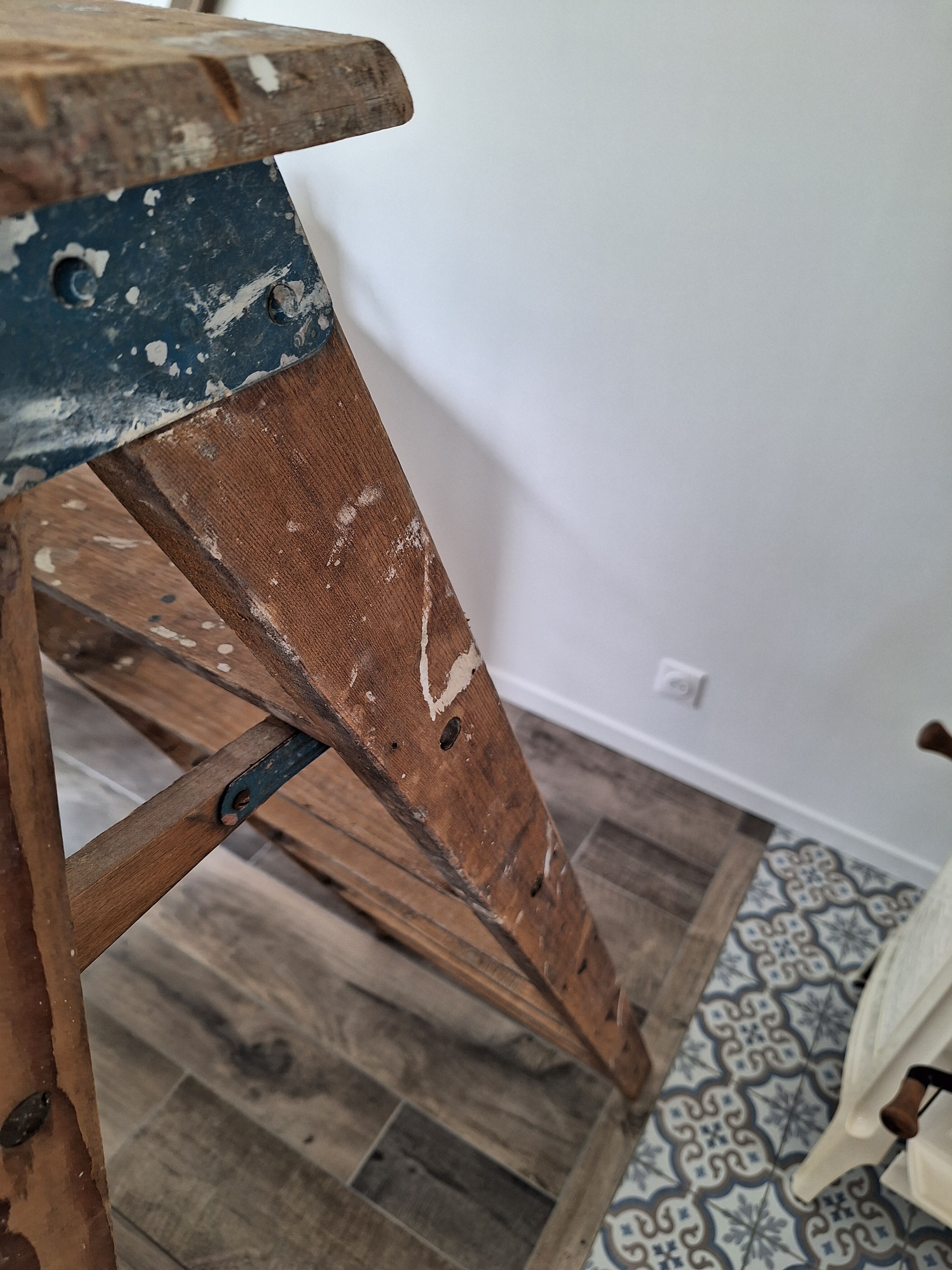 Montana painter's stepladder