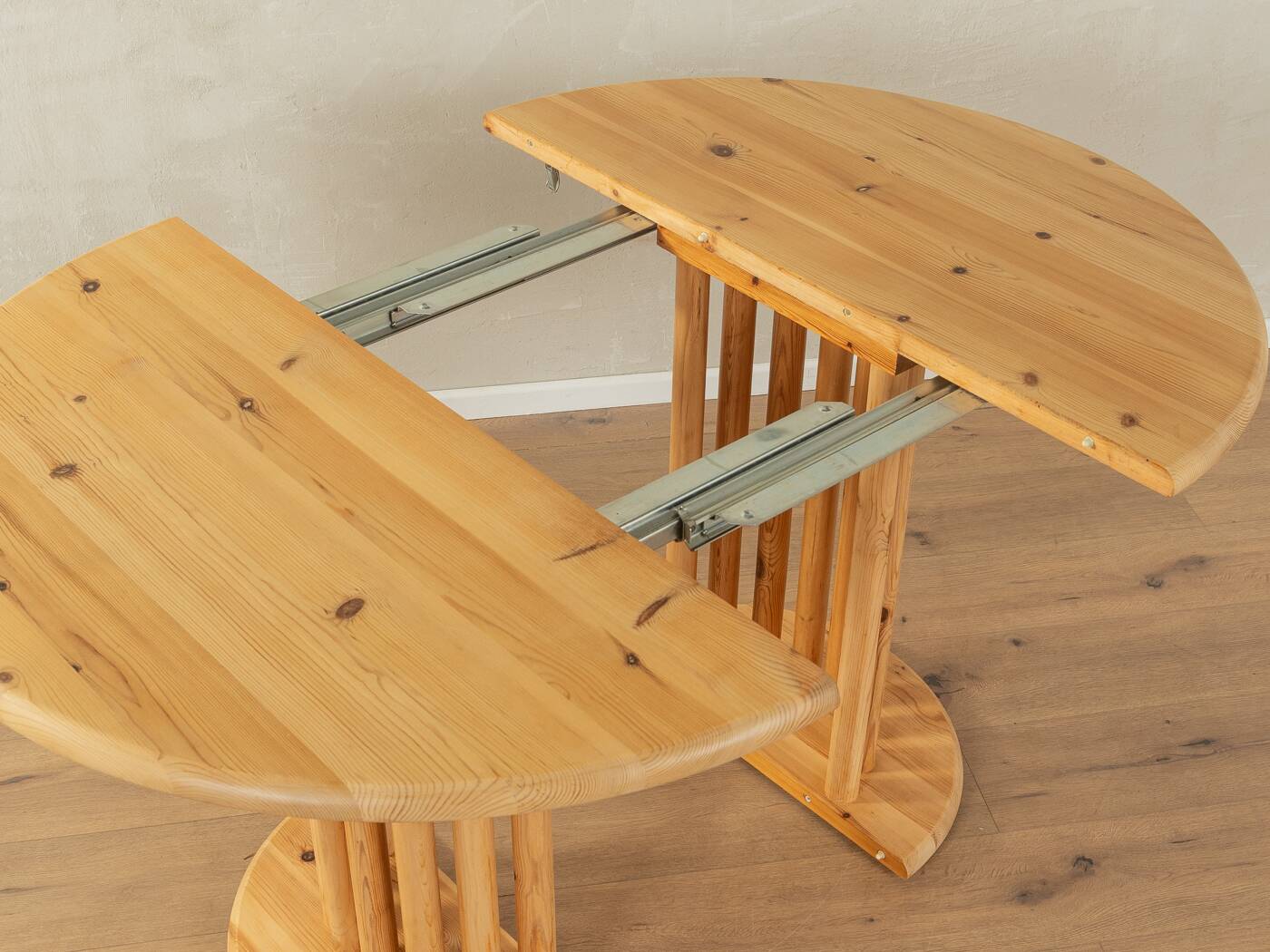 80s extendable Dining Table with wooden struts