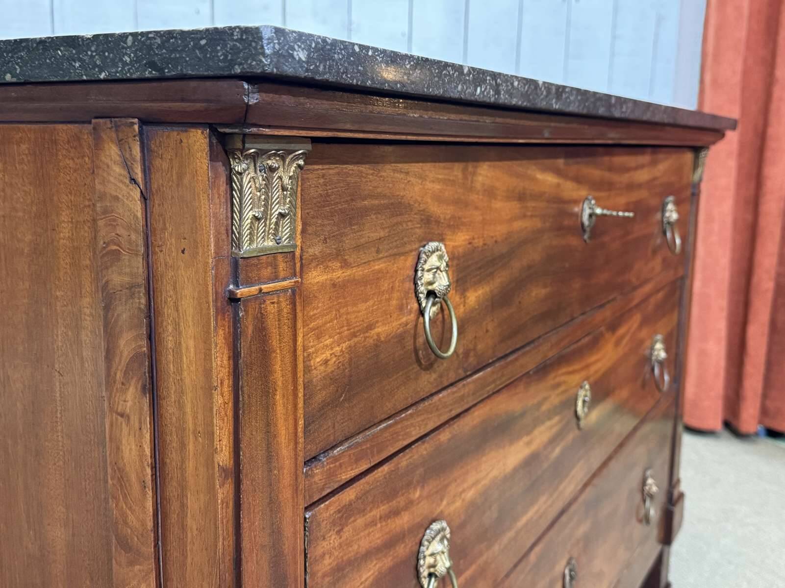 Commode Empire en acajou et dessus marbre XIXème