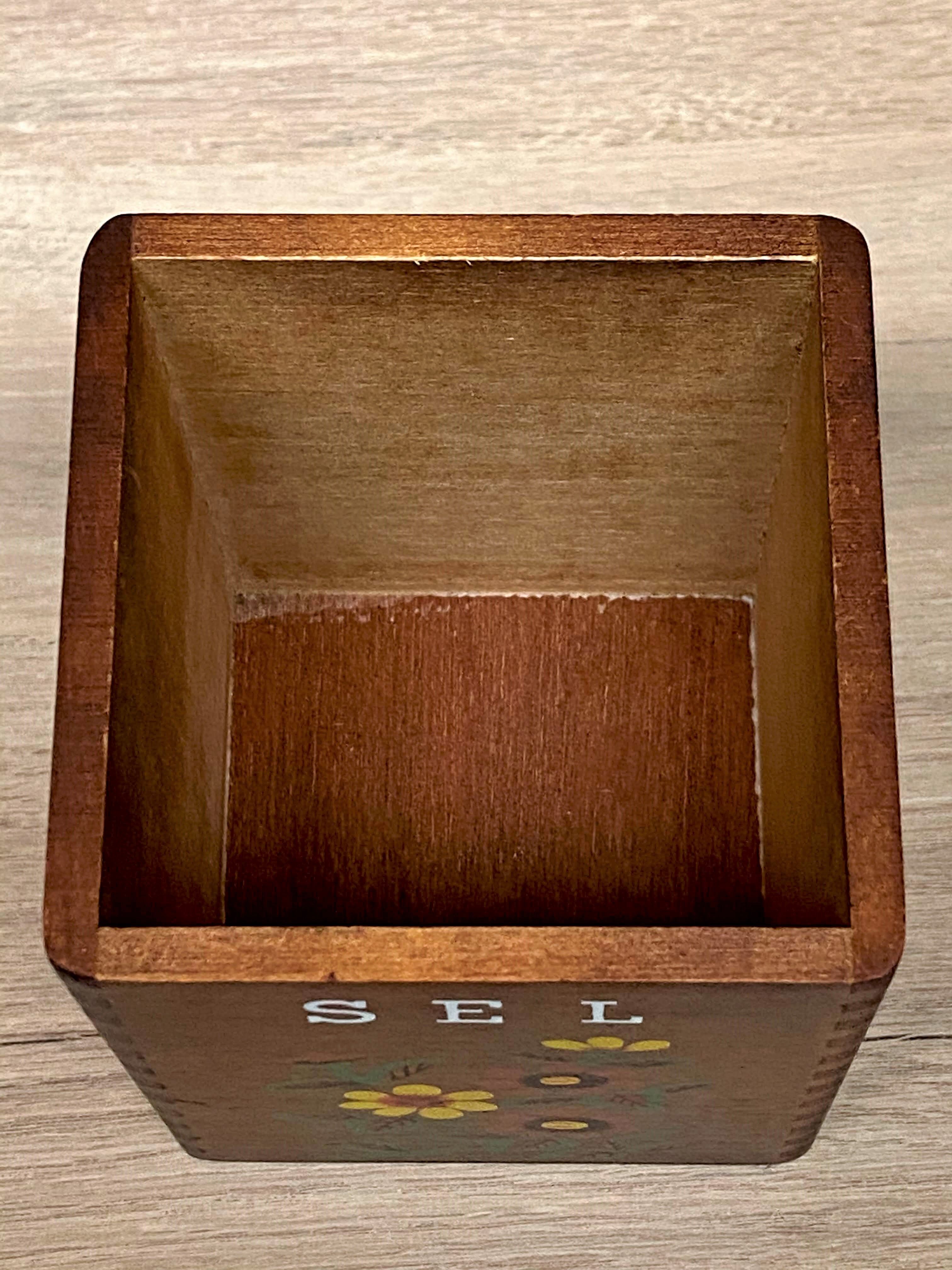 Série de 4 pots à épices en bois