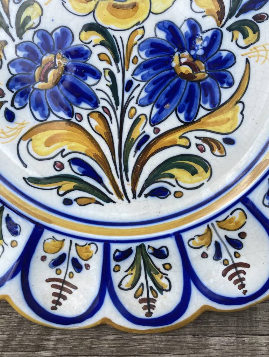 Assiette murale fleurs bleu jaune espagnole