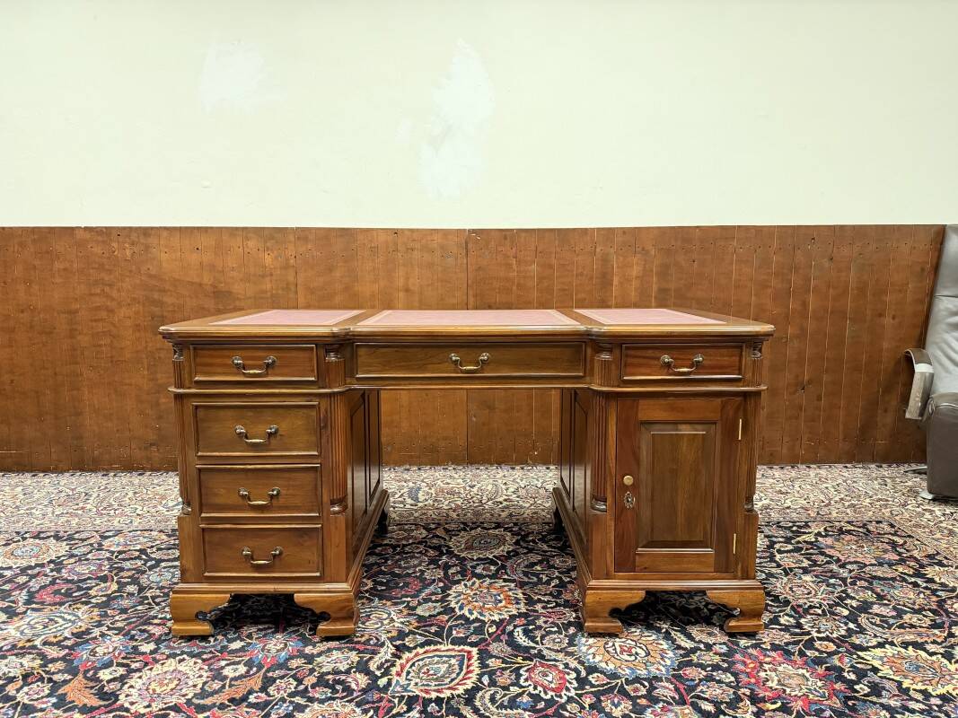 New! - Classic English Desk Partnerdesk Red Leather
