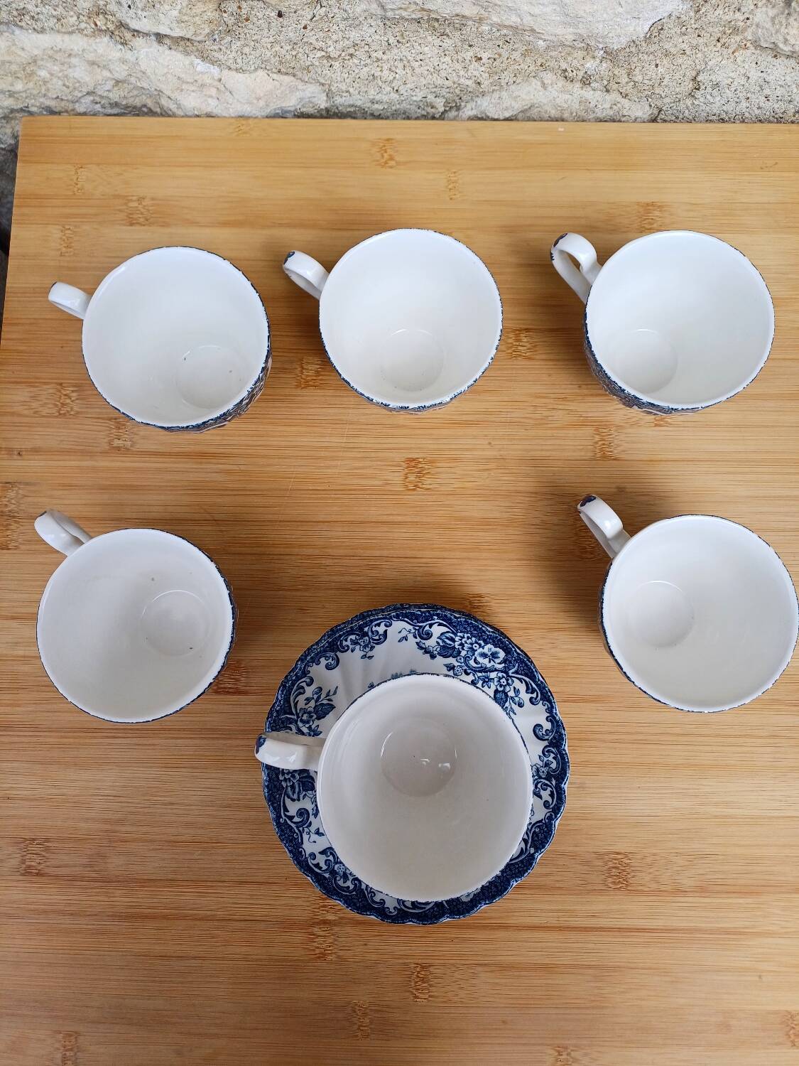 Coaching scenes from Teapots