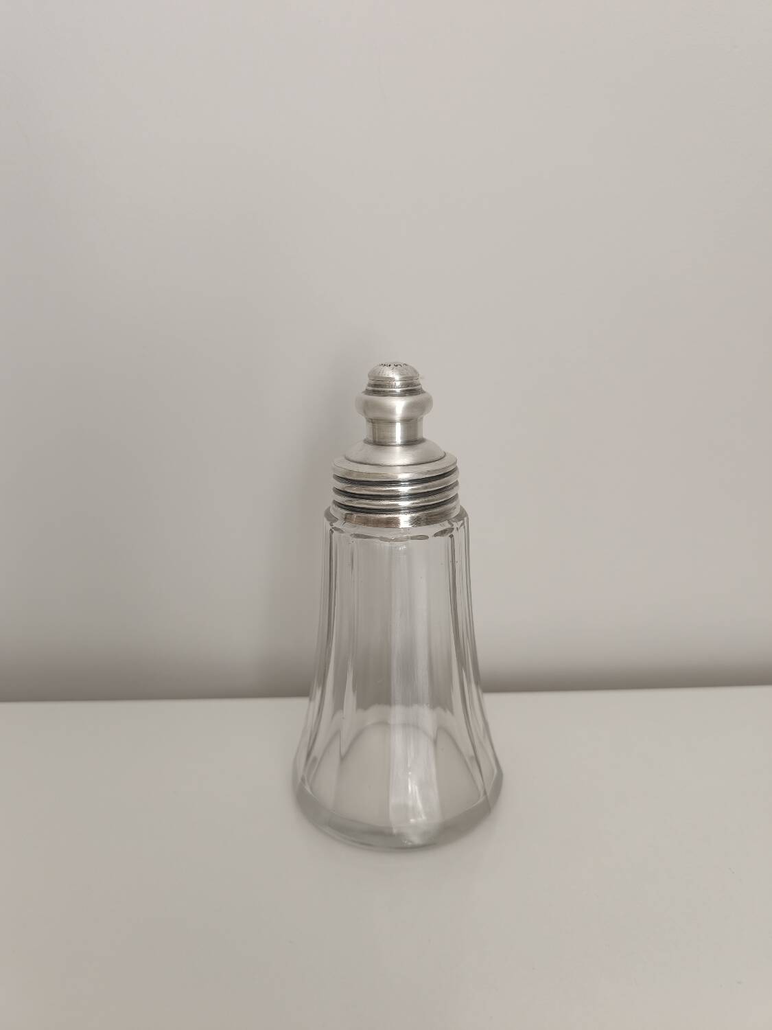 La Parfaite sugar shaker and shaker