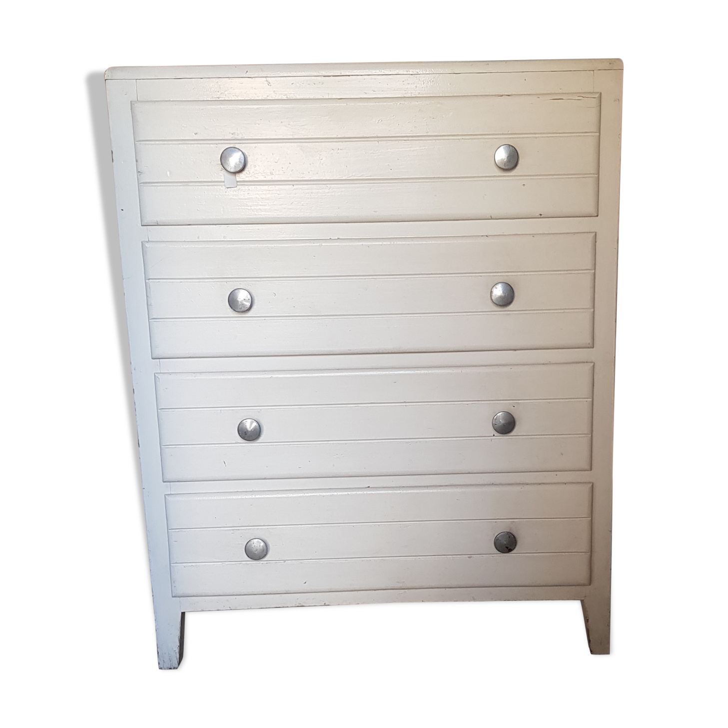 White chest of drawers