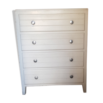 White chest of drawers