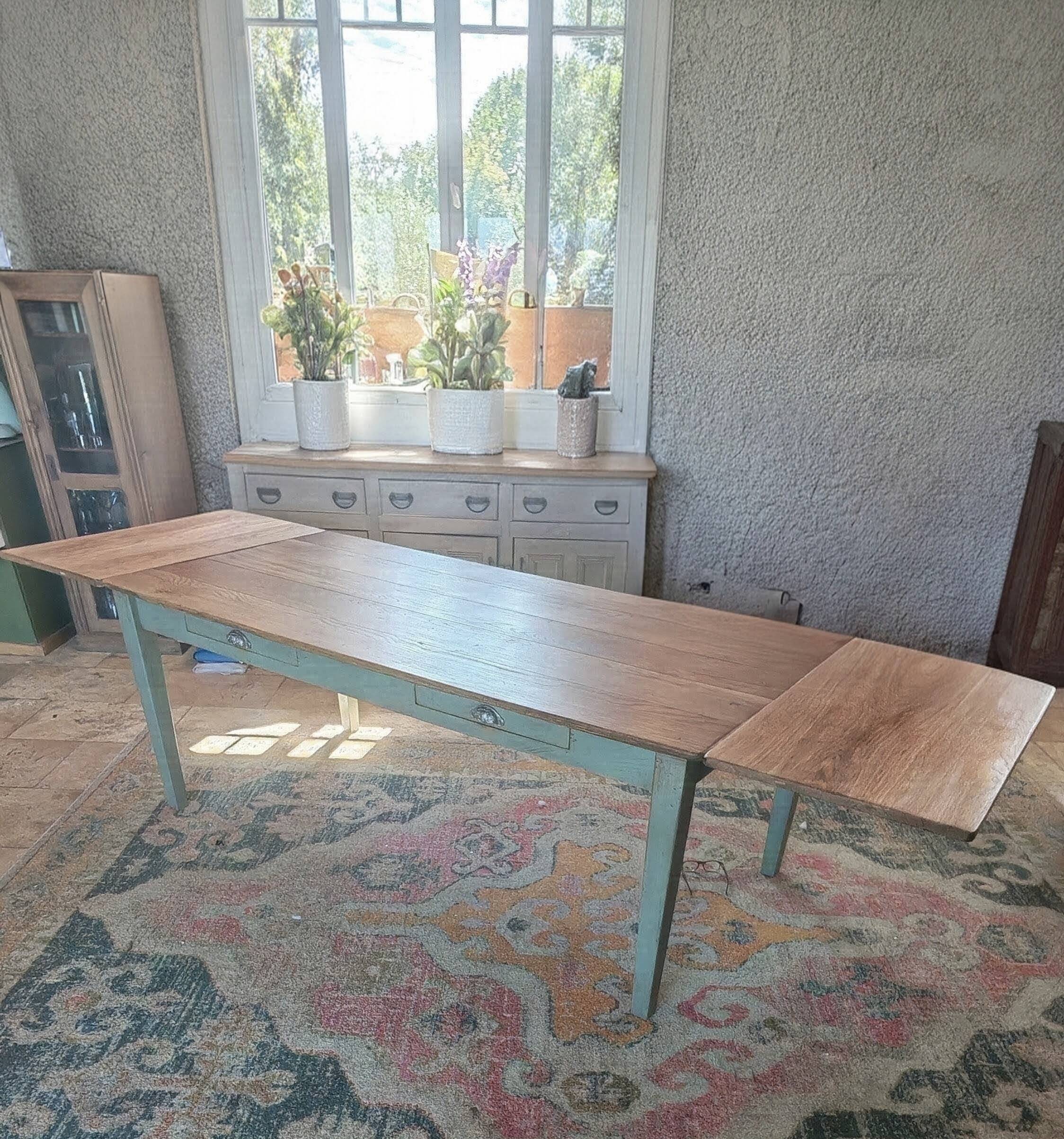 Table de ferme en chêne massif ,2 tiroirs, 2 rallonges,