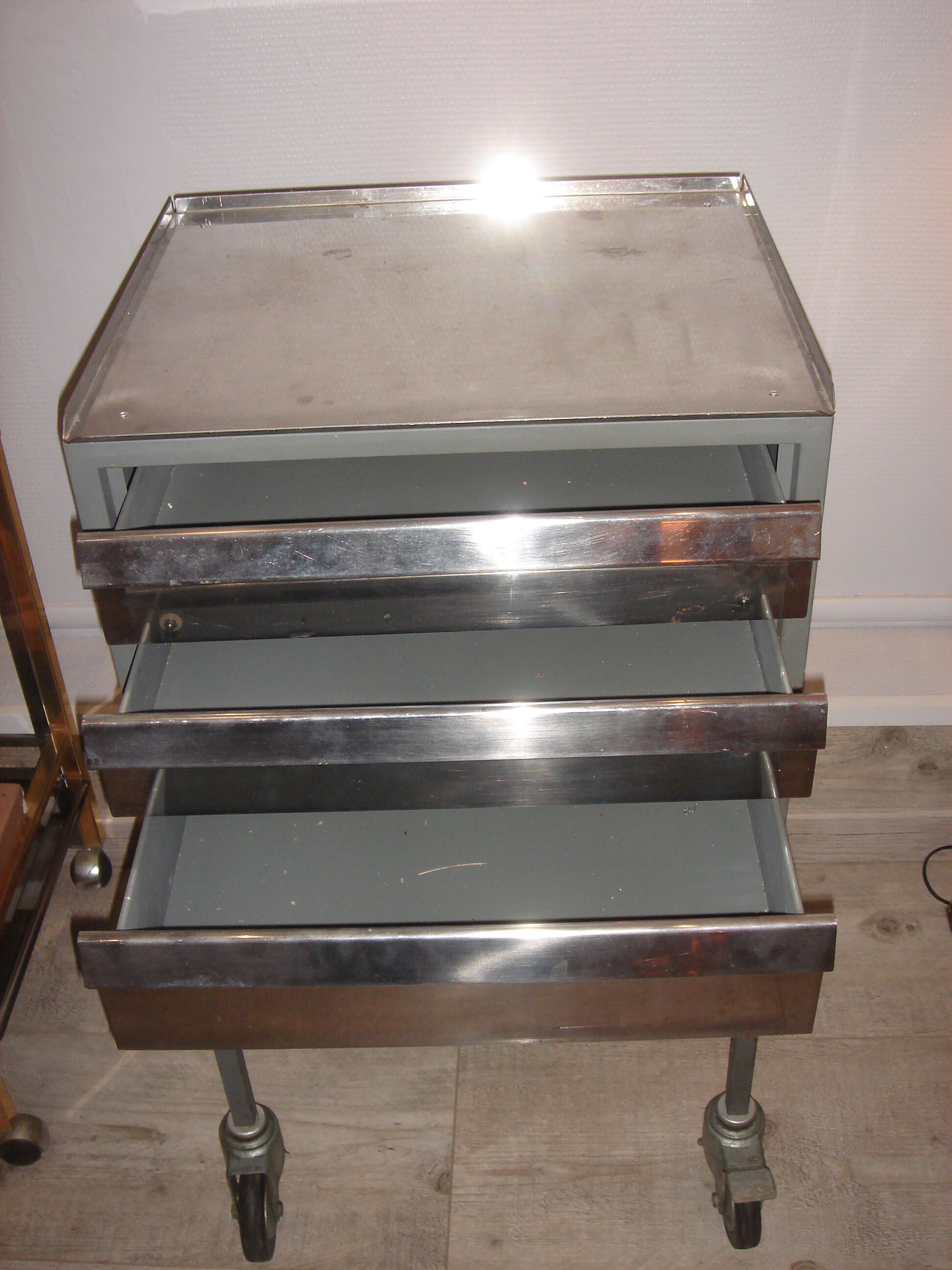 Dentist on 1960/70 vintage wheels furniture industry
